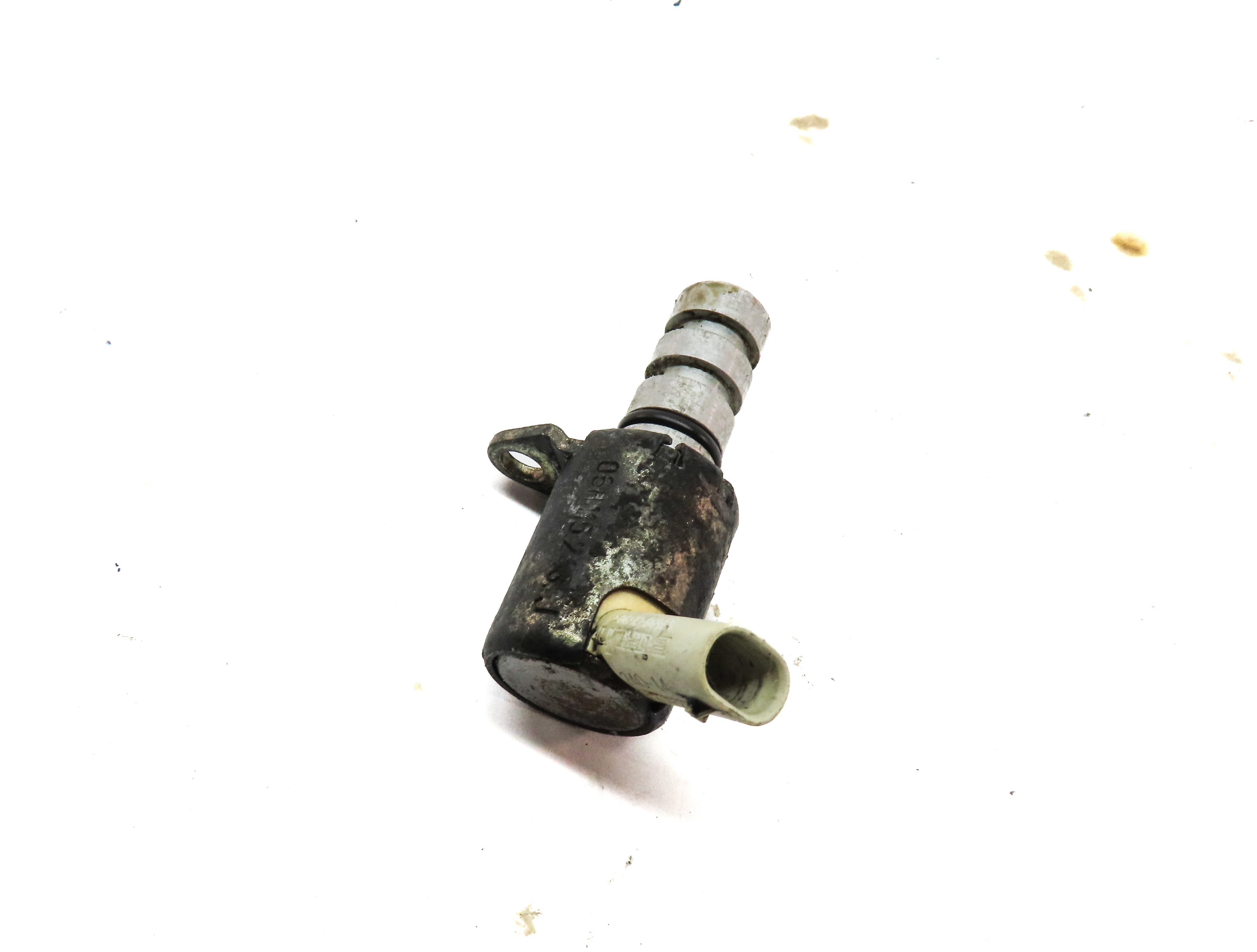 2015 AUDI Q5 PREMIUM+ (B8 8R) 2.0L (CPMB) ENGINE VVT VARIABLE TIMING SOLENOID — exact item pictured
